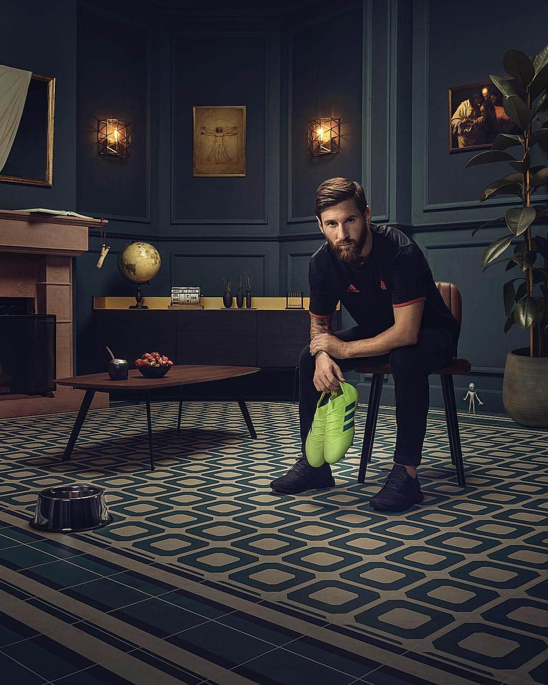 Team Messiのインスタグラム：「A picture says 1000 words. 🔎 The story of the 🐐. #DareToCreate」