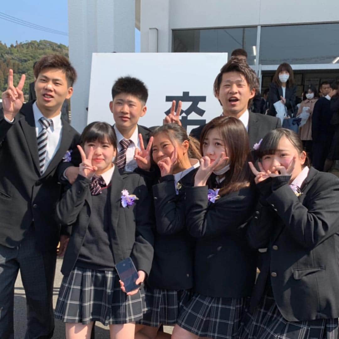 渡辺愛さんのインスタグラム写真 - (渡辺愛Instagram)「無事に高校卒業しました🌸」3月1日 19時12分 - _manawatanabe_