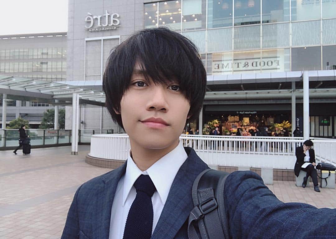 まういのインスタグラム：「ついに解放されて自撮りができる程度にはメンタルが回復してきた🤗荒野行動とかやっちゃおうかな(笑)とは言ってもまだ終わりじゃあないので本当の意味での平穏はまだ訪れない･･･皆にいい発表がしたいぜ  にしても、息抜きしてぇなぁ。行くかな、あそこに」