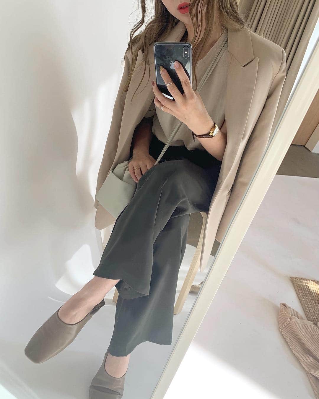 saanaaeのインスタグラム：「おNUE spring  本日よりstartしております🕰  早速見てくださったかた ありがとうございます🥺💕 私はこのコーデが1.2位を争うオキニイリ♡ #特にrelaxPTだいすき #グリーンがなかなかない良きお色で👉🏻 #NUEbyas」