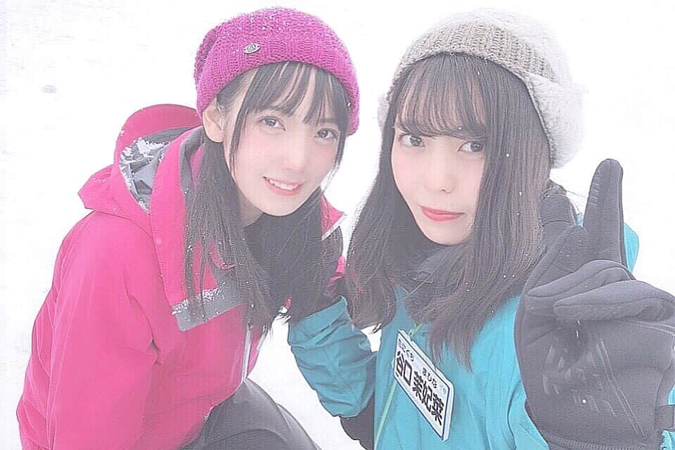 門田桃奈のインスタグラム：「﻿ ☃︎☃︎☃︎☃︎☃︎☃︎☃︎☃︎☃︎☃︎﻿ ﻿ ﻿ 徳島県〜 ﻿ ﻿ 雪がたくさん降っておったよ ˊᵕˋ)੭﻿ ﻿ ﻿ ﻿ ﻿ ﻿ 💓イ申テレビ シーズン4﻿ ﻿ ﻿ 雪合戦リベンジ (後編)﻿ ﻿ 3/3 20:30~ です︎︎☺︎﻿ ﻿ ﻿ ﻿ 雪合戦の舞台へ初チャレンジでした ﻿ 是非画面越しで応援して下さい‪💭‬🥇﻿ ﻿ ﻿ ﻿ #STU48 #イ申テレビ #徳島県 #雪合戦大会 #雪合戦 #スキーウェア #谷口茉妃菜 #門田桃奈 #☃️☃️☃️ #ゆきまみれ ﻿ ﻿」