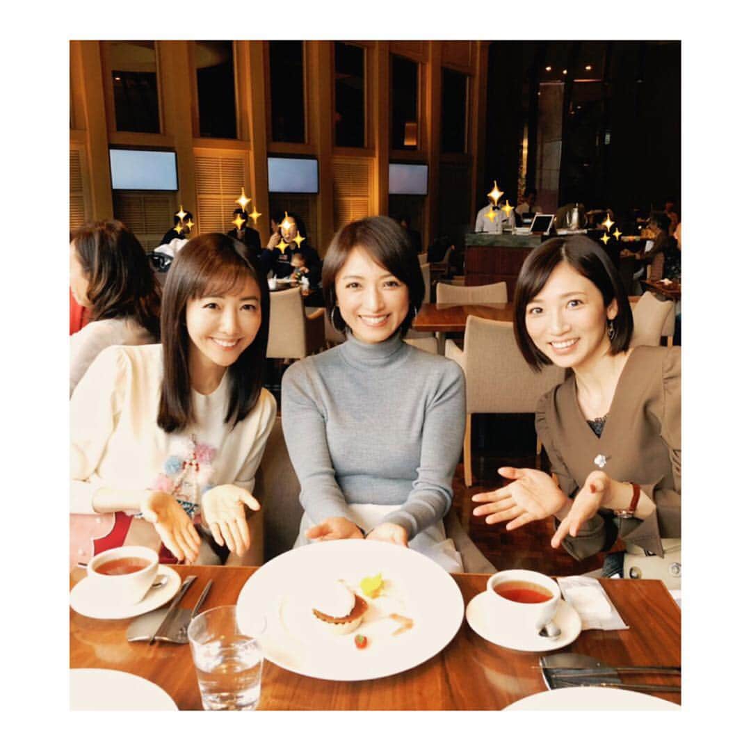 のインスタグラム：「﻿ ﻿ もっちーさん、あゆみちゃんと﻿ お久しぶりにランチに行きました😋❣️﻿ ﻿ 近況報告や世間話の中でも﻿ もっちーさんのかっこいい考えが聞けたり、﻿ あゆみちゃんのしっかり者な面が見えたりするので、﻿ 話を聞きながらも﻿ 私はさり気なく2人から学んでいたのでした🤓﻿ ﻿ しかしながら﻿ 喋れども喋れども喋り足りない！笑﻿ 大声で笑いすぎました🤣💕﻿ ﻿ あ、帰りに早咲きの桜が咲いていましたよ🌸﻿ ﻿ ﻿ #桜の種類はわからない﻿ #望月理恵 さん #松本あゆ美 ちゃん #内田敦子 です」