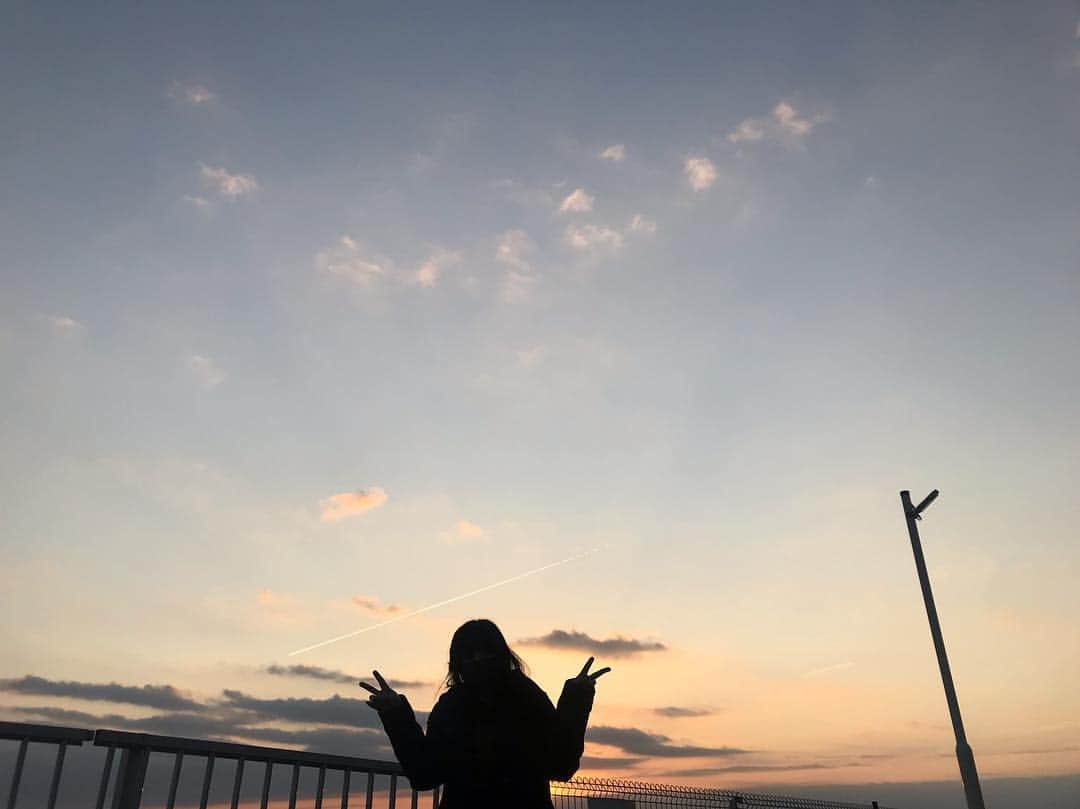 鈴華ゆう子のインスタグラム：「今朝の朝日が、沢山パワーをくれました！気持ちいいー！」