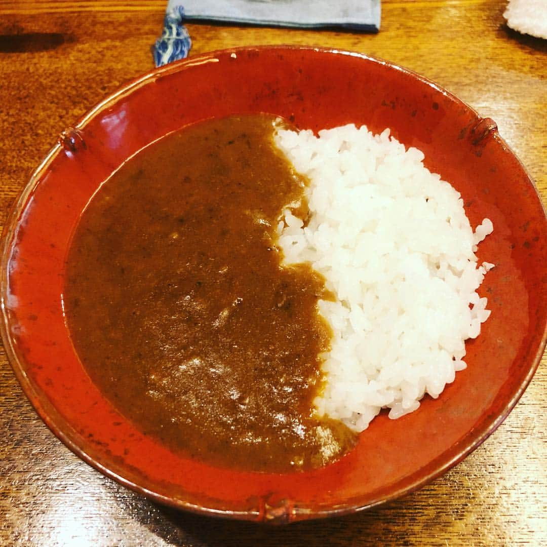 MOCAさんのインスタグラム写真 - (MOCAInstagram)「. . 昨日は #旬彩ばん東  さんで 〆カレー🍛をいただきました🏅 . 本格的な割烹から まさかのカレー😳 . 久しぶりにシンプルなカレー食べた🥰 . 美味しいでした🤙 . 毎日カレー⇆音楽🤔 . . #優勝 #圧倒的 #ほんまのやつ #スパイスカレー  #大阪 #スパイス中毒 #MOCURRY #モカリー #やってます .」3月2日 11時35分 - moca_berrygoodman