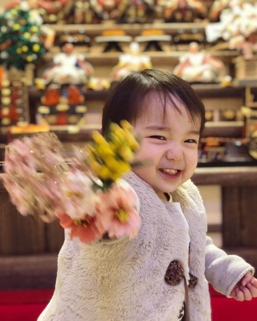 石塚錬さんのインスタグラム写真 - (石塚錬Instagram)「. 👦💬「ひな祭りィィィ🎎💐❗️」 . 👦💬「Hina-matsuri🎎💐❗️」 In 🇯🇵, Hina-matsuri, the Festival of Dolls, is held on March 3rd🎎 People celebrate the health & happiness of girls👧 . #石塚錬 #成長日記 #ひな祭り #ひなまつり #hinamatsuri #girlsfestival #ishizukaren #renishizuka #이시즈카렌」3月2日 19時00分 - ishizuka_ren