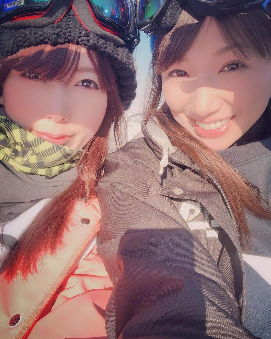 波多野結衣さんのインスタグラム写真 - (波多野結衣Instagram)「晴れてて景色もよくてたのしかったー★ . . . #スノボ #newウエア #gala湯沢 #波多野結衣 #加藤あやの #芹沢ゆず #小谷みのり #楽しかった #晴天」3月2日 20時27分 - hatachan524