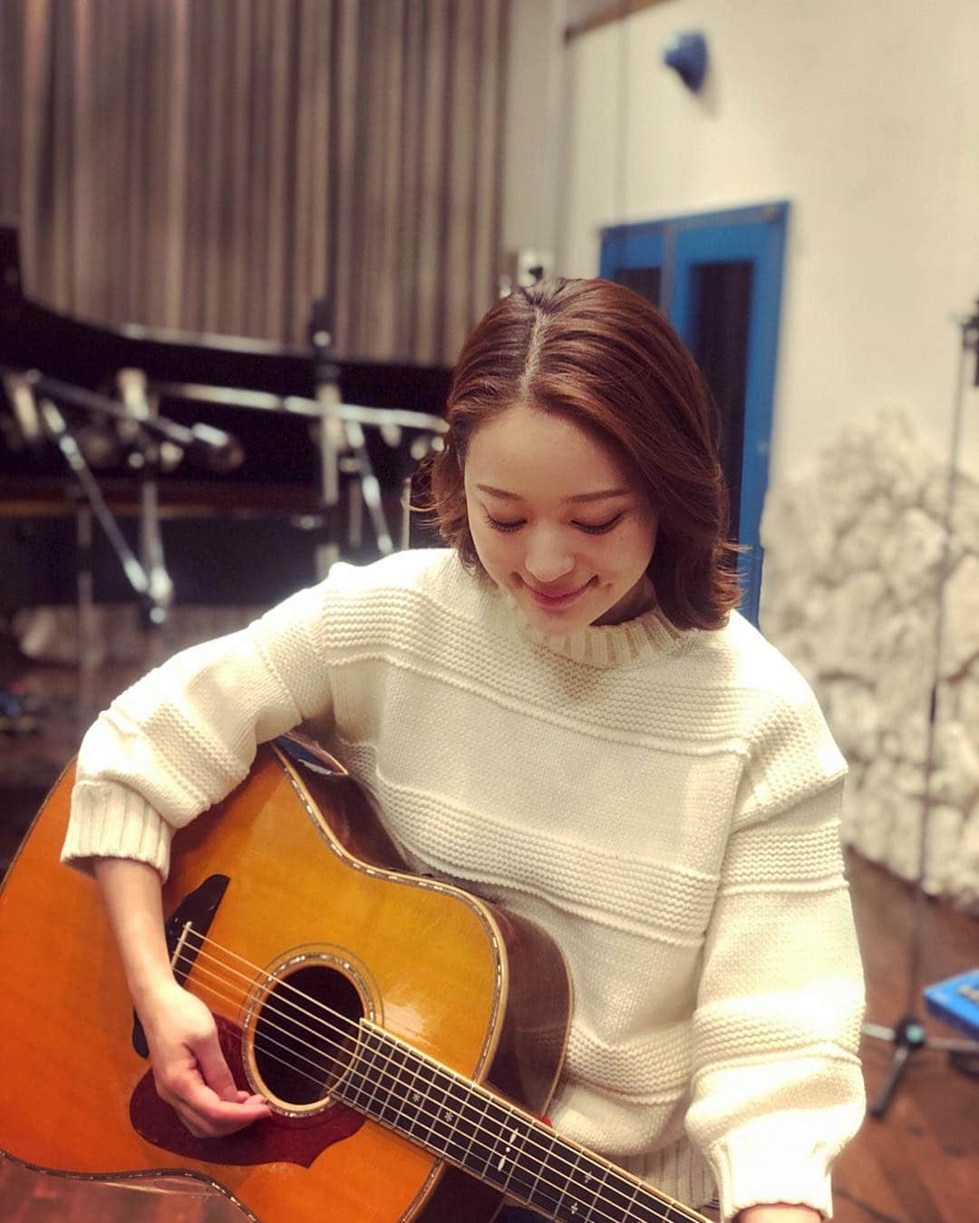 chayさんのインスタグラム写真 - (chayInstagram)「今日もレコーディング🎤 #recording #rec」3月2日 21時07分 - chay1023_official