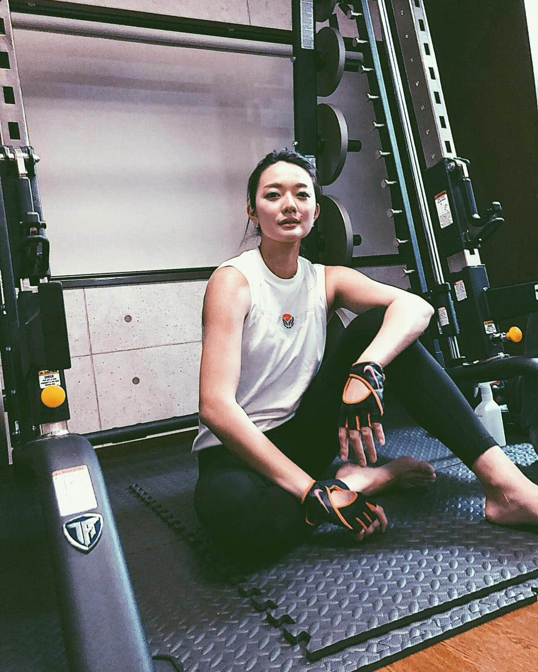 結子さんのインスタグラム写真 - (結子Instagram)「Work hard, Play hardって言葉好き。今週のパーソナルトレーニング。 1枚目カッコつけて撮ってるけど、それ以降は川人トレーナーに追い込まれて死んでます。お尻と上半身メイン。 明日もがんばるぞい。 そして、お仕事で初神戸です。ご飯屋さんとかオススメあったら教えてください🤭 . #gym#workout#personaltrainer#model#trainlikeanangel #japan#asiangirl #ジム#パーソナル#恵比寿#完全個室#気になる方はDMしてね」3月2日 21時44分 - yuiko_yyy