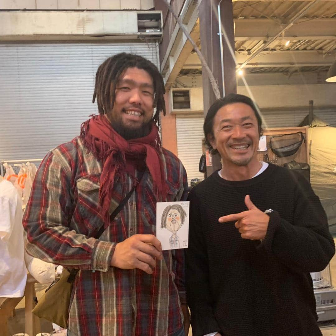 堀江翔太さんのインスタグラム写真 - (堀江翔太Instagram)「桐生でよく行ってるアウトドアショップ @purveyors2017  に行ったら、@chi_bee.take さんに出会いました。味のある絵で、色々グッズを出していて気に入って似顔絵を描いてもらいました。 桐生でいい出会い！多いよねー #桐生 #いいところ」3月2日 22時35分 - shotahorie_no.2