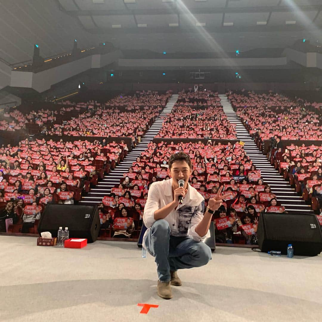 チェ・ジニョクさんのインスタグラム写真 - (チェ・ジニョクInstagram)「In Taiwan!!Thank you so much!!! I had a lot of fun and a lot of happy times. I hope I can see you again.❤️」3月2日 22時36分 - real_jinhyuk