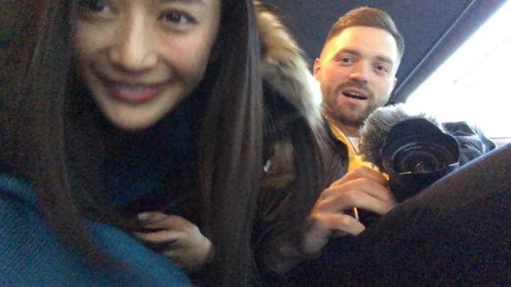 のインスタグラム：「. . with creative model Russian guy Ser ☺︎ . . Thank you for following from Russia!!🇷🇺 . . クリエイティブな友人の ロシア人Serちゃん ロシアに沢山の 日本を発信しています☺︎ . . お陰で 私にも 沢山、ロシアの方から メッセージ等頂き とても嬉しいです ありがとうございます♡ ただ 私は、ロシア語が出来ないので 理解できずごめんなさい🙇‍♀️ . . Serに あっさり ロシア語 勉強すれば？ といわれたw クレバーなお友達にそぅ言われると 説得力あるというか 簡単にYesとも言えなぃ、、、、 . . まだ英語も中国語も勉強してる風だから ロシア語は、もうちょっと待ってね🤫 . . #russia  #superbig #country  #creative  #friend #model #dog #icantspeakrussian  #imsorry  #inenglishplease  #待ち時間に遊ぶ #クレバーな友人 #ロシア語 #勉強したい #とは思っています #思ってはいます #ロシア語絵文字みたいで可愛いとも思っています #はい #🇷🇺」
