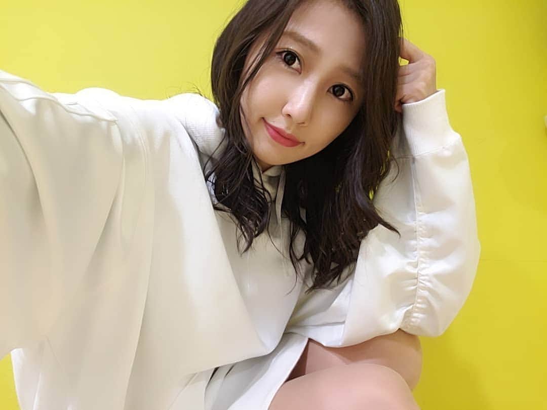 橘亜李彩のインスタグラム：「#私の娘でいて欲しい  パンフレットの撮影もしました！ . ビッグサイズのパーカーをだぼっとワンピースみたいに着るのかわいいよね～！！ . . . #撮影 #舞台 #わたむす #わたしの娘でいて欲しい #パーカー #ビッグサイズ #ビッグサイズパーカー #役者 #actress」