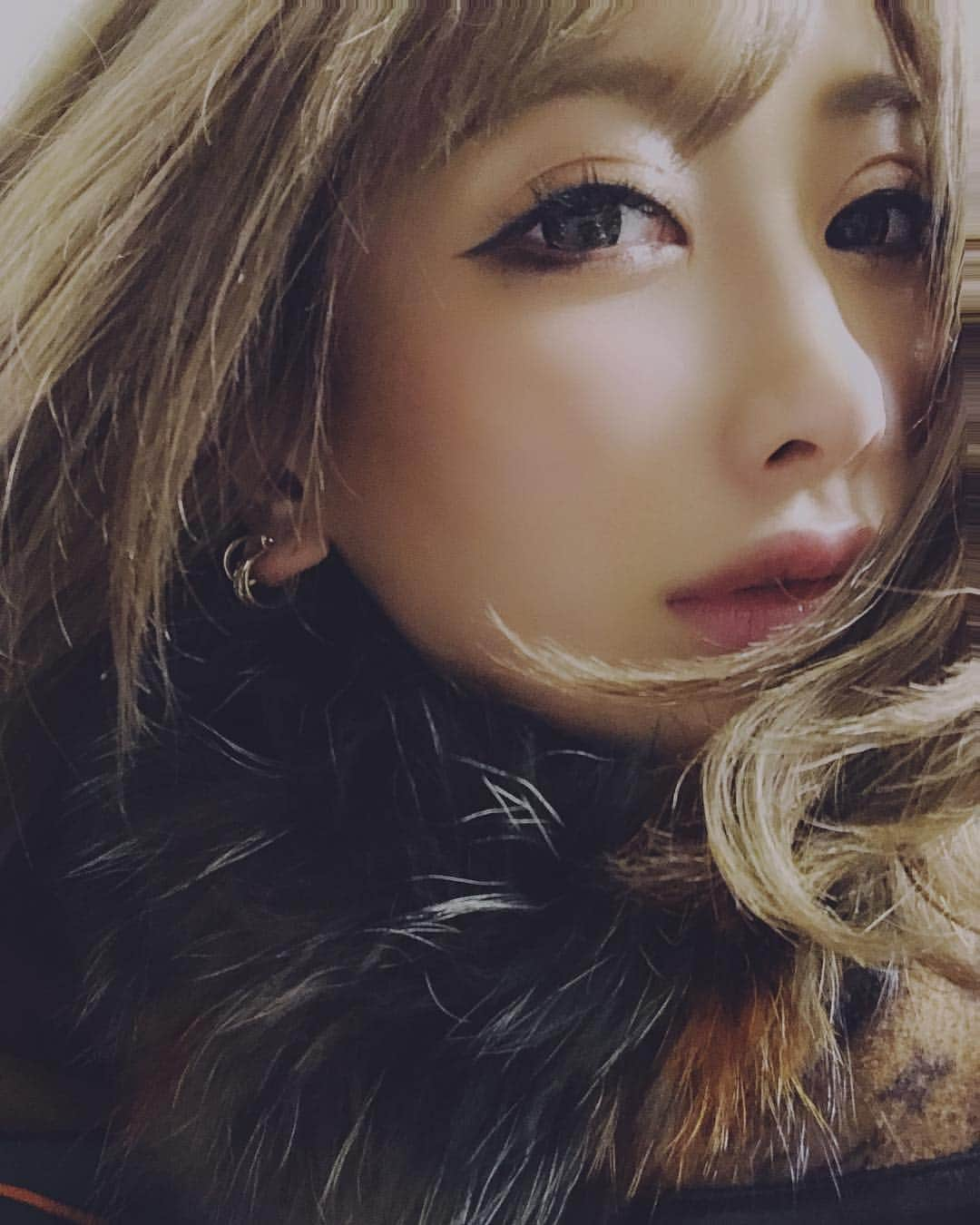 AIKAさんのインスタグラム写真 - (AIKAInstagram)「今日はとってもバタついたが、 エステに病院3件に美容院にネイルクリア出来て充実していた _(-ω-`_)⌒)_ﾊﾞﾀﾝ💨💨💨 おやすみ☪︎💤」3月3日 0時07分 - aika_honmono