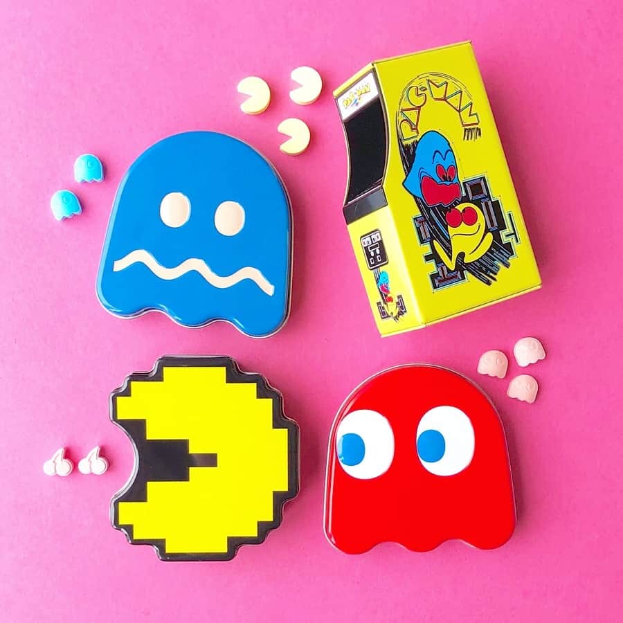 のインスタグラム：「『パックマン』のラムネ缶が登場💓缶のかわいさだけでなく、パックマン、ゴースト、ゲーム機で中身のラムネがそれぞれ違うのもポイントです😍💕💕 . PAC-MAN ラムネ缶 パックマン ¥432(税込) ゴースト ¥486(税込) ゲーム機 ¥648(税込) . PLAZA・MINiPLA・PLAZA  ONLINE STOREでお取り扱いしています🍒 . #PACMAN #パックマン #PLAZA #プラザ #MINiPLA #MINIPLA #ミニプラ @plazastyle  @officialpacman」