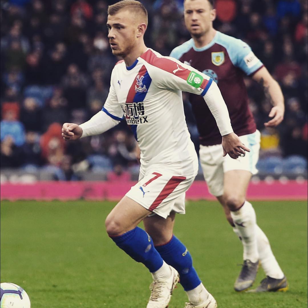 マックス・マイヤーのインスタグラム：「Very important win today!🔴🔵 Well done boys⚽️🦅 #premierleague#awaywin#burnley#palace#bigstep」