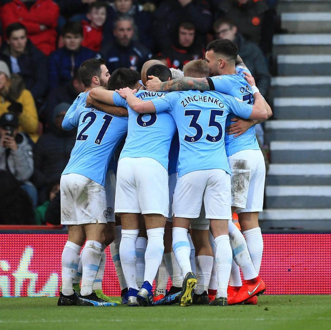 ヴァンサン・コンパニのインスタグラム：「Excellent performance and win away from home. Team is looking strong as ever. #mancity #together」