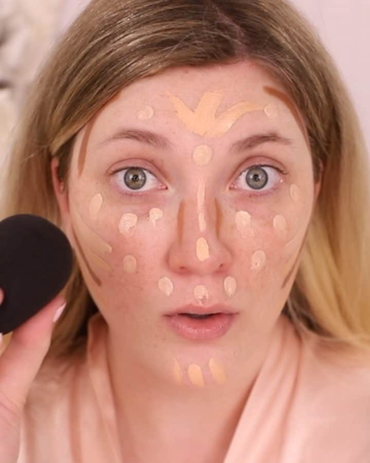 のインスタグラム：「A little contour, a little highlight… -  @marcjacobsbeauty Perfecting Coconut Face Primer @smashboxcosmetics Contour Stick Trio @toofaced Born This Way Sculpting Concealer @tartecosmetics Shape Tape Concealer @beautyblender Pro @maccosmetics Studio Fix 24 Hr Smooth Wear Concealer @toofaced Frosted Fruit Highlighter in Strawberry Sparkle @toofaced Diamond Light Highlighter -  #makeupvideoss #makeuptutorialsx0x #makegirlz #dailygirlsfeed #glamvids #make4glam #makeuplover #makeupjunkie #slave2beauty #makeupvideos #hairmakeupdiary #wakeupandmakeup #ellefowler」