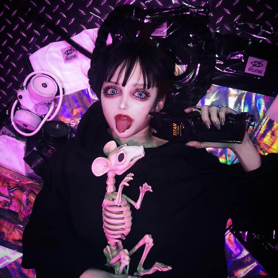 chiiiiiのインスタグラム：「🔫⛓🔪💸」