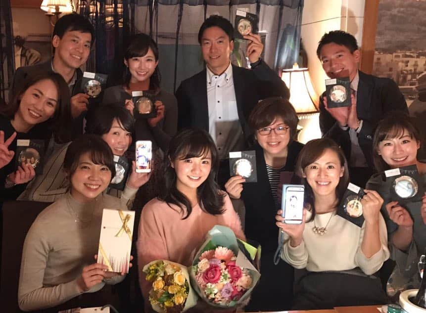 中西希のインスタグラム：「[ご報告]﻿ 広島ホームテレビを退社致しました。﻿ ﻿ 4年前のクリスマスの日に「内定」という﻿ プレゼントをいただき﻿ ずっと憧れていたホームテレビの局アナに。﻿ ﻿ ﻿ この3年間を振り返ってみると、﻿ ﻿ アナウンス部の先輩方のご指導のおかげで﻿ 苦手意識のあったニュース読みが﻿ 大好きになったこと﻿ ﻿ ひとりで観に行くほど好きな高校野球に毎年﻿ 取材、スタンドリポート、特番、﻿ 3年目には勝利監督インタビューに﻿ 携わらせて頂けたこと﻿ ﻿ 3年連続カープのリーグ優勝で、﻿ 優勝に湧く広島の繁華街や﻿ 広島の地形を活かしての川の上からパレード中継﻿ ちょうちん行列、女子アナ座談会など 多くのカープ特別番組に携わらせて頂けたこと﻿ ﻿ 子供の頃から大好きな﻿ お笑い芸人・ロザンのお2人に﻿ 毎週番組でいじって頂いたこと ﻿ 時には厳しくも見放さない、﻿ 信頼出来るスタッフに出会えたこと﻿ ﻿ 心許せる広島の仲間に出会えたこと﻿ ﻿ いつもイベント等を見に来てくださる﻿ 温かいホームテレビファンの皆さんに出会えたこと﻿ ﻿ 取材先の皆さまに恵まれたこと ﻿ 上記以外にも沢山の方々にお世話になり、﻿ 多くの経験を積ませていただきました。﻿ ﻿ 広島生活は私の人生において﻿ 最高の3年間でした。﻿ ﻿ ﻿ ﻿ 春からは、﻿ ホームテレビ入社前にお世話になっていた﻿ 故 高橋圭三アナの「圭三プロダクション」へ﻿ フリーアナウンサーとして再所属します。﻿ ﻿ また広島でお仕事が出来るように、﻿ 東京で頑張ってきます！😊﻿ ﻿ ﻿ これからもご支援ご声援のほど﻿ どうぞ宜しくお願いします。﻿ ﻿ ﻿ 2019年3月 中西 希」