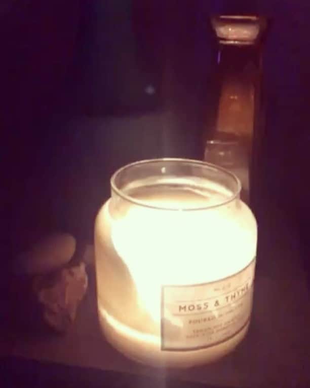アリソン・シュミットのインスタグラム：「DAY 2: something you fear... - - -  Candles being left on over night or unattended potentially causing a fire. #besafe」