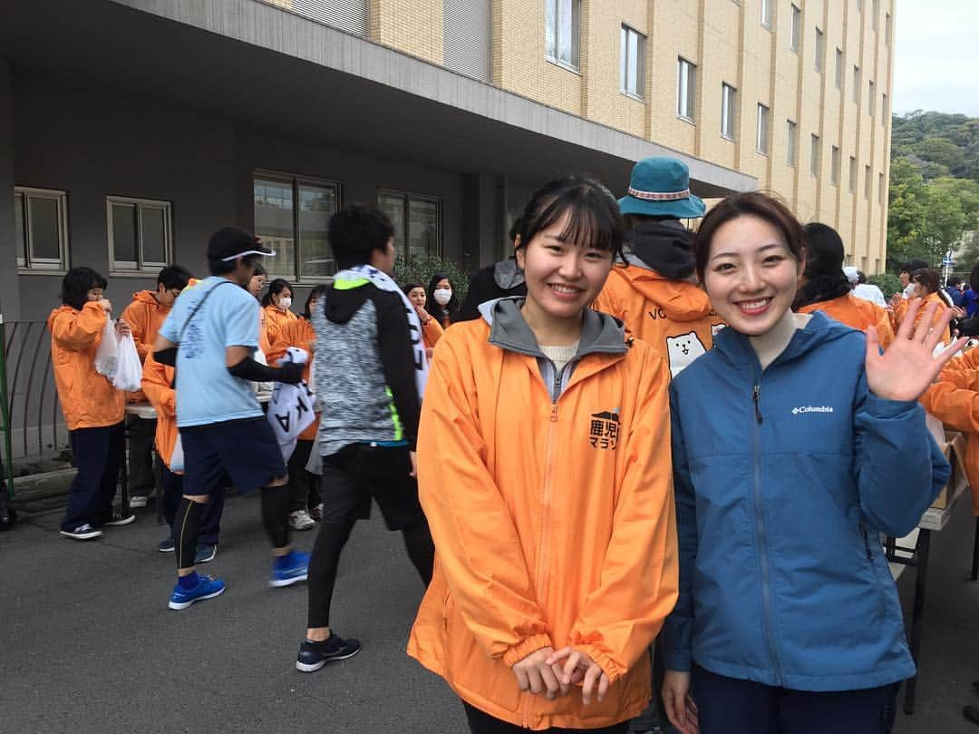 美川愛実さんのインスタグラム写真 - (美川愛実Instagram)「ゴール地点にやって来ました！こちらでは #開陽高校 のみなさんが、マラソンを終えた皆さんにお水などを配っています✨  みなさん、昨日の受付から袋詰めまでボランティアされてるそうです！！ 笑顔での「お疲れ様でした」に、元気をもらえました！！ #鹿児島マラソン #鹿児島市 #マラソン」3月3日 15時25分 - aimi.mikawa