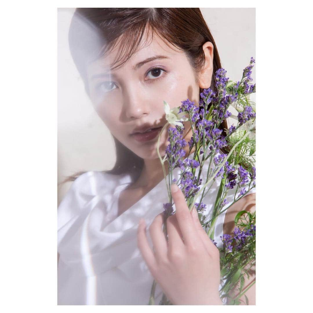 南里美希さんのインスタグラム写真 - (南里美希Instagram)「myworks. (Please,swipe)👈 . . #myworks #white × #flower #beauty #makeup tops @calvinklein . . photo @_k.yamamoto_  hair&make @ami_tokie  styling #hajimemakino model @nanri_miki」3月3日 15時56分 - mikinanri_official