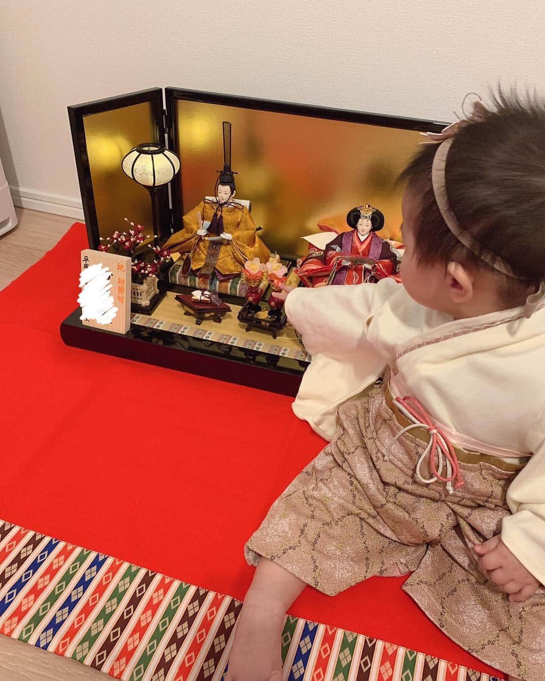 大島祐哉のインスタグラム：「初節句🎎 健康に大きくなってね！ 将来素敵な人と出逢えますように😊  #初節句 #お雛様 #ひな祭り #ちらし寿司 #生後8ヶ月 #かわいい」