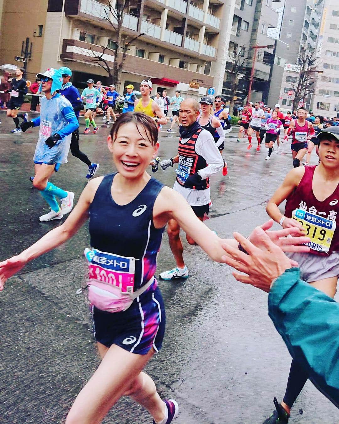 松山まなかさんのインスタグラム写真 - (松山まなかInstagram)「#東京マラソン #tokyomarathon #marathon #東京マラソン2019 #走る女 #runner #athlete #アスリート #フルマラソン　#サブスリー　#サブ3 #ランニング女子　#マラソン女子」3月3日 16時34分 - manakamatsuyama