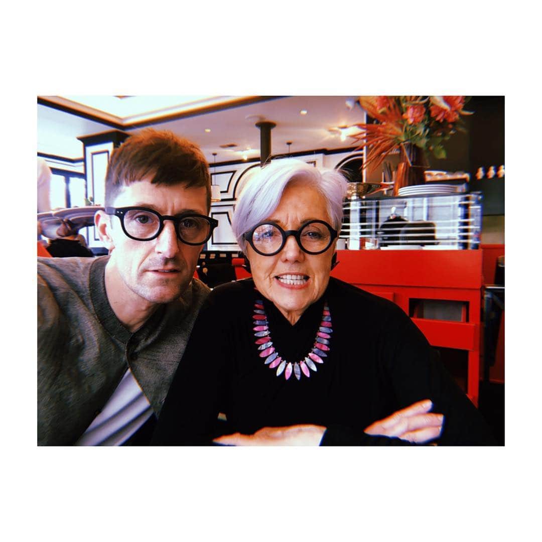 佐藤佳菜子さんのインスタグラム写真 - (佐藤佳菜子Instagram)「これが老眼鏡なら歳を取るのも悪くないなと思います  #パリ2019 #夫と私のフランスのお母さんニコール」3月4日 1時38分 - kanakosato1019