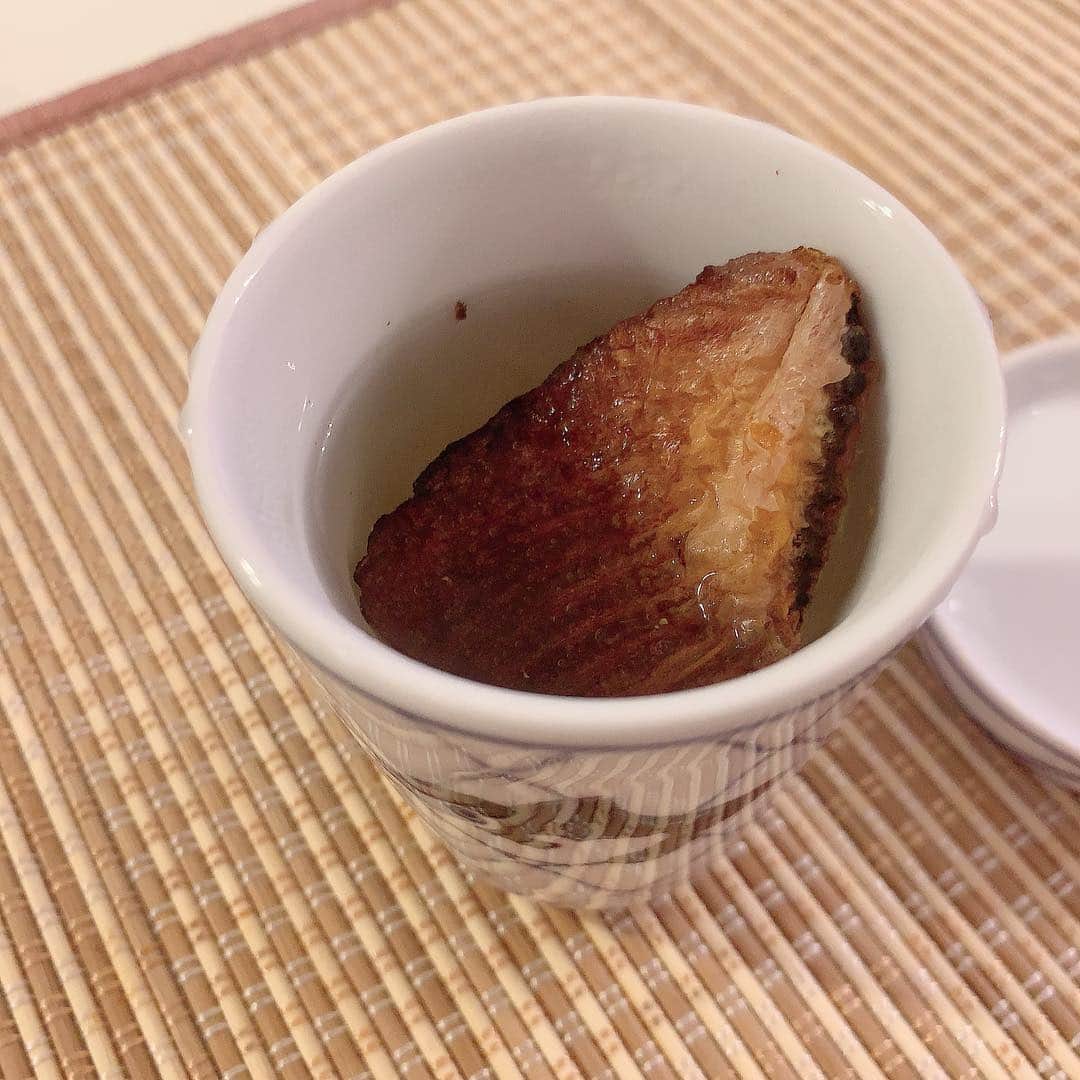 みひろさんのインスタグラム写真 - (みひろInstagram)「ひれ酒セット🐡一緒に飲もっ！ #富山県高岡市 #鋳物 #nousaku #能作 #ちろり #ひれ酒 #とらふぐ #晩酌 #みひろ#mihiro」3月4日 2時24分 - mihiro0519