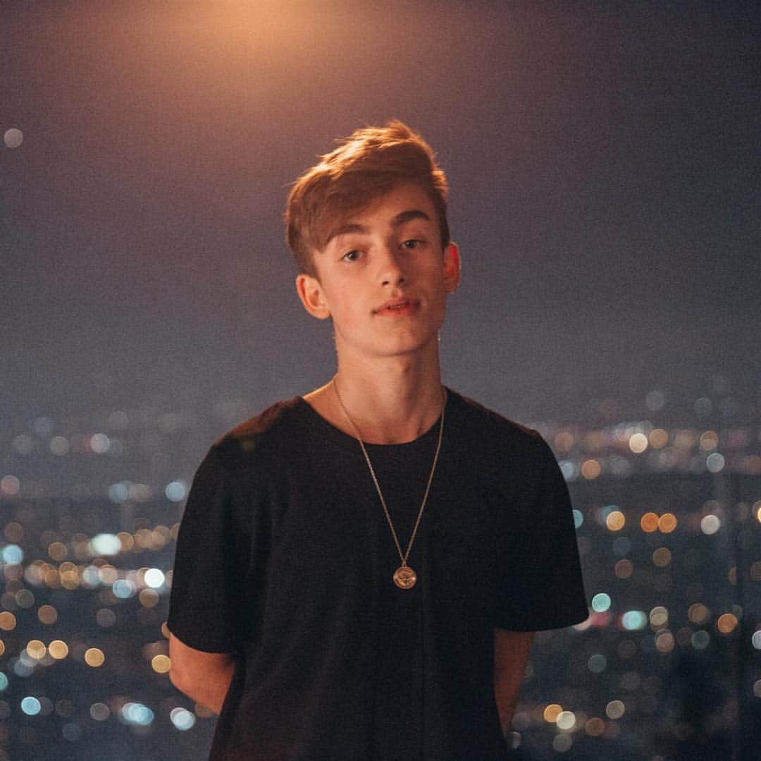 ジョニー・オーランドさんのインスタグラム写真 - (ジョニー・オーランドInstagram)「#sleepmusicvideo behind the scenes. 📸 @jessicaspohr」3月4日 3時58分 - johnnyorlando