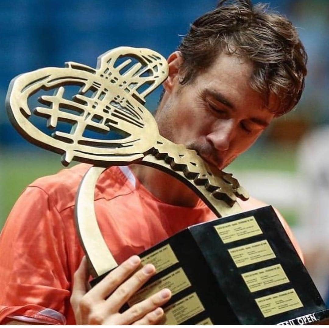 ギド・ページャのインスタグラム：「Me encantaría poder expresar lo que significa este título para mi pero no puedo,lo único que se me viene a la mente es alivio, paz y tranquilidad. Muchas gracias a todo mi equipo que está en Buenos Aires por ayudarme a seguir creyendo en mi. Ahora sin esta mochila seguimos buscando mejorar y confiados en que esto es el comienzo de algo lindo!」