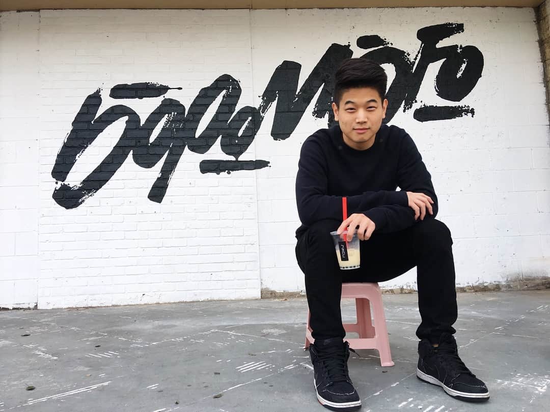 キー・ホン・リーのインスタグラム：「Congrats to @bopomofocafe @ewangus @wongfuphil on their grand opening! Best #boba I’ve ever had in my life.」