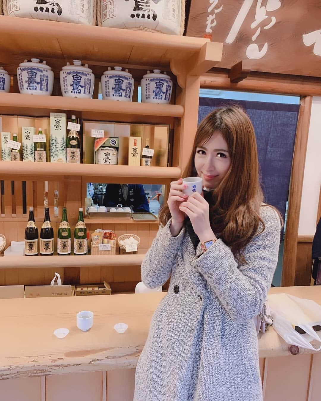 奥村美香さんのインスタグラム写真 - (奥村美香Instagram)「伊勢志摩に行ってきたよ💖 食べ歩き、飲み歩きしてきた✨ 三重は海鮮、お肉めちゃ美味しい✨ その日取れたての海鮮✨ ねこにひき ってゆう名前のビールがあったよ‼️凄い✨💖美味しいのかな〜⁇ #伊勢神宮 #伊勢神宮おかげ横丁 #カキ #あわび #ビール #日本酒 #ねこにひき #飲みたい #ウニ #新鮮#酒蔵#幸せ#酒造 #美味しいもの食べてる時が一番幸せ」3月4日 18時02分 - okumura.mika