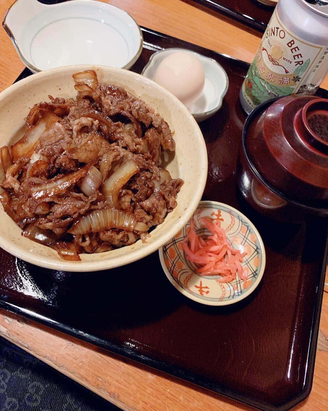 奥村美香さんのインスタグラム写真 - (奥村美香Instagram)「伊勢志摩に行ってきたよ💖 食べ歩き、飲み歩きしてきた✨ 三重は海鮮、お肉めちゃ美味しい✨ その日取れたての海鮮✨ ねこにひき ってゆう名前のビールがあったよ‼️凄い✨💖美味しいのかな〜⁇ #伊勢神宮 #伊勢神宮おかげ横丁 #カキ #あわび #ビール #日本酒 #ねこにひき #飲みたい #ウニ #新鮮#酒蔵#幸せ#酒造 #美味しいもの食べてる時が一番幸せ」3月4日 18時02分 - okumura.mika