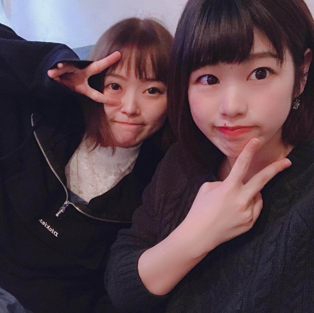 栗原ひとみのインスタグラム：「金女会〜〜🍻 近況報告するだけで笑いが絶えないって最高やねっ  カラオケ行って懐メロたくさん歌った！ メドレーでわかんなかった演歌はメロディーメーカー小玉が作曲してたよ🏀 . .  #instagood #followme #selfie #金曜日 の #女王 #カラオケ #ショートカット女子 #like #instalike #japanesegirl」