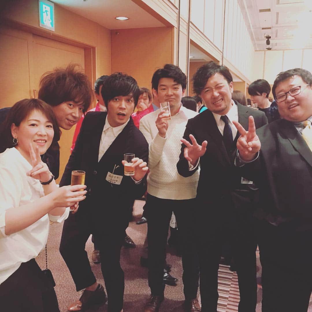森本英樹のインスタグラム：「『2回目の成人式』 昨日高知の同い年が40歳になって集まる会に行ってきました。 成人してから20年、、 みんな変わってたり変わってなかったりw 連絡先を知らないここでしか会えなかったメンバーに会えて良い会でした。 次は3回目の成人式、 60歳でまたみんな集まろう！！ #2回目の成人式  #高知」
