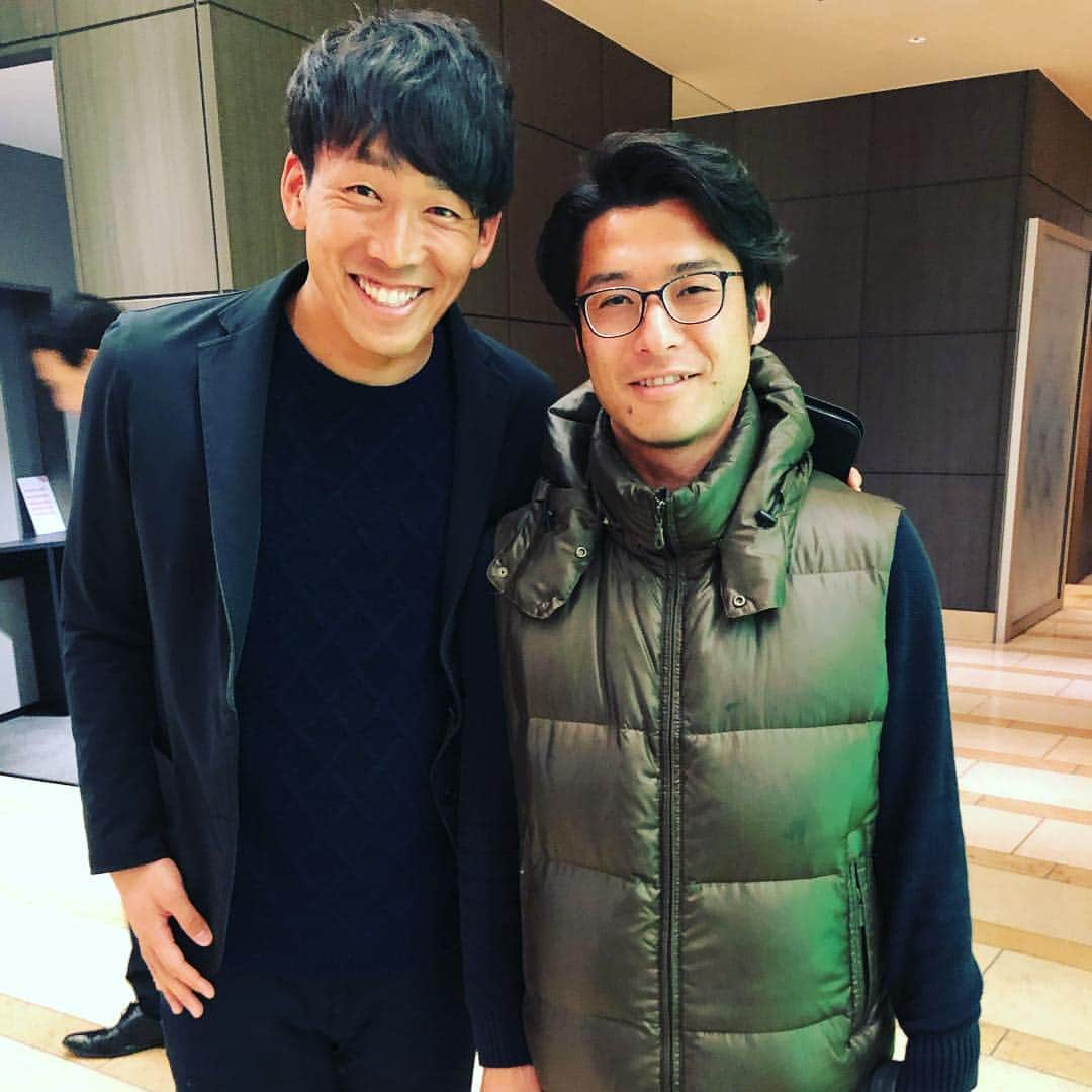 金山隼樹さんのインスタグラム写真 - (金山隼樹Instagram)「澤さん！！岡山ではお世話になりました^ ^京都でも頑張って下さいね👍👍 岡山は澤さんの分も僕が盛り上げていきますね‼️ しかし澤さんいい笑顔。笑 #澤口雅彦 #ファジアーノ岡山 #おこしやす京都ac」3月4日 12時24分 - junki_13_kanayama