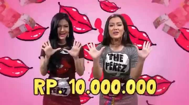 ジュリア・ペリッツのインスタグラム：「Hai semua...Kita Dari D’Perez @anggitheperez @dellalled kita mau ajak kalian semua nih untuk mengikuti Challange dari lagu kita berdua “Dimanjah Kamooh”  sebuah video kreatif Cara nya:  1. Buat video durasi 1 menit  2. Harus sopan 3. Harus kreatif, bisa fun/ romantic  4.Disertakan dengan #dperez#dimanjahkamooh 5.Batas akhir video kalian sampai 4 April 2019 dan  Pengumuman Pemenang di tgl 11 April 2019 • • Total hadiah 10 JUTA Juara 1 : 3.500.000 Juara 2 : 3.000.000  Juara 3 : 1 .500.000 Juara favorite : 2.000.000 (Berdasarkan yang paling kreatif Menurut kita)  Okey kita tunggu videonya yaa..❤❤ • • @komandomanagementartis_musik  #dperez#dimanjahkamooh」