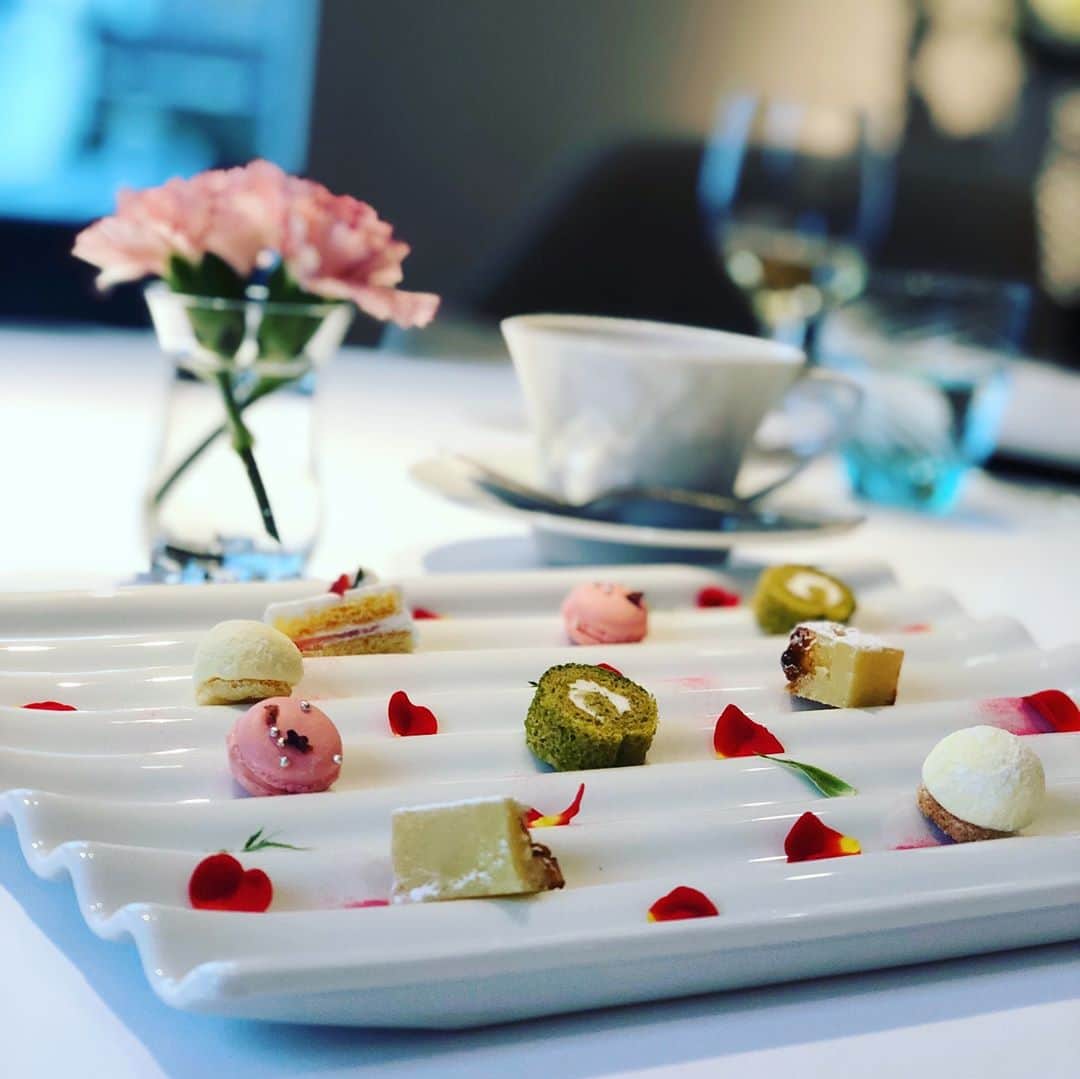 望月理恵さんのインスタグラム写真 - (望月理恵Instagram)「狩野舞子さんとランチ✨ 番組で出会って、すぐに ランチが実現するなんて 嬉しいです。まさか明石に住んでた時代があったなんて！😆 色が透けるように白く、 美しい方です✨ #ランチ#ラムール #狩野さん、やっぱり脚長かったです！」3月4日 13時54分 - mochiee28