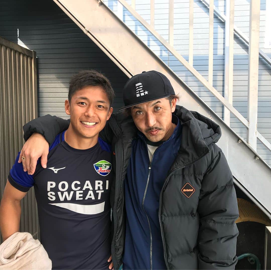 木島良輔のインスタグラム：「久しぶりの再会  made in world  ちばにゃん」