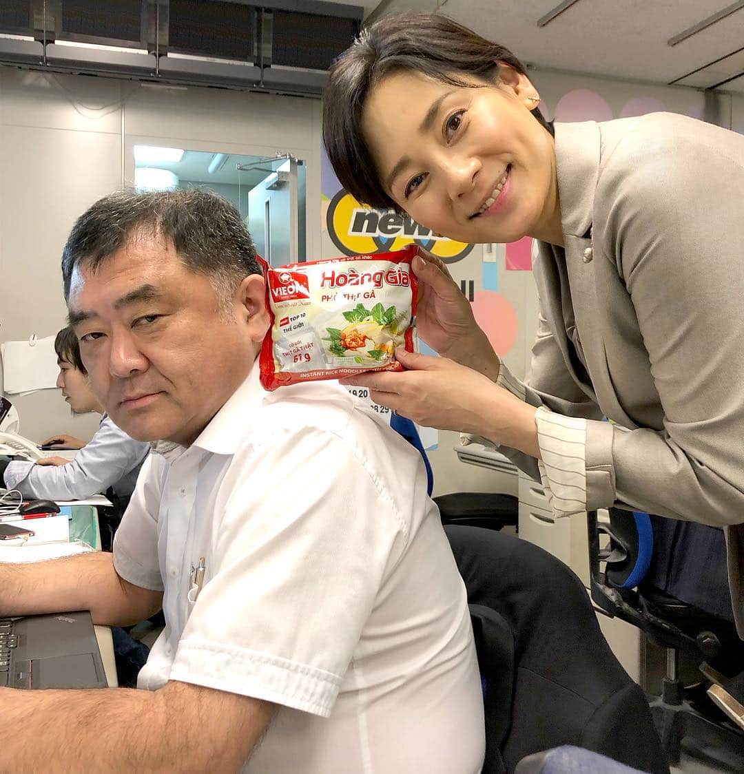 フジテレビ「プライムニュース イブニング」さんのインスタグラム写真 - (フジテレビ「プライムニュース イブニング」Instagram)「おかえりなさい。  #反町理  #島田彩夏  ジャケット・ブラウス・スカート・ブローチ @paulstuartjapan  ピアス @grossejapan  #プライムニュースイブニング  #倉田大誠 #木村拓也 #海老原優香 #酒井千佳 #中川真理子 #小澤陽子 #上中勇樹　#今湊敬樹 #フジテレビ #アナウンサー  公式HP：http://www.fujitv.co.jp/prime_evening/」3月4日 16時41分 - livenews_it