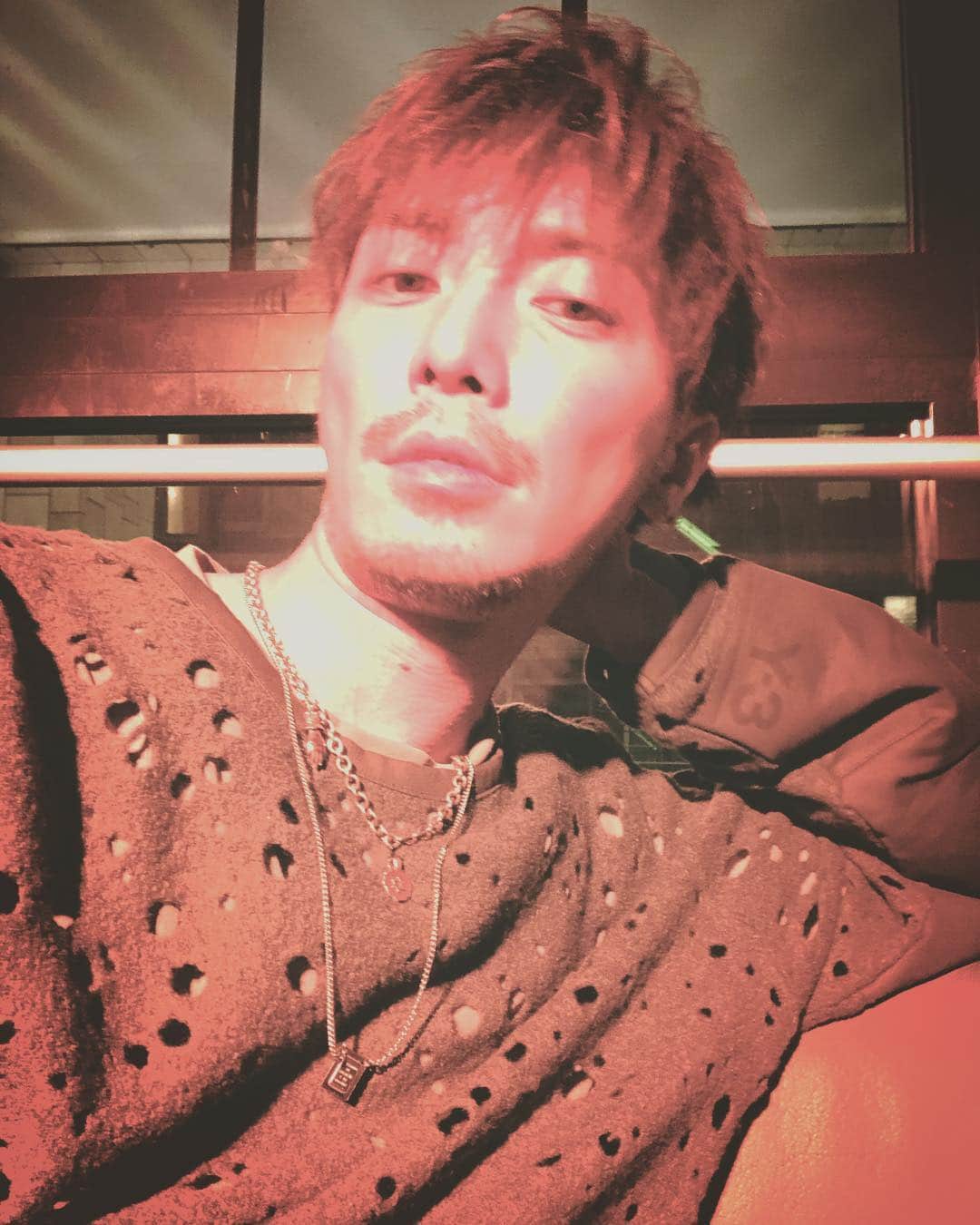 のインスタグラム：「I was going to only say hi to my friend But DJ played super nice. Eventually until the end of the club, thankfully helped to clean up the club.#red #technomusic  @julienchanc」