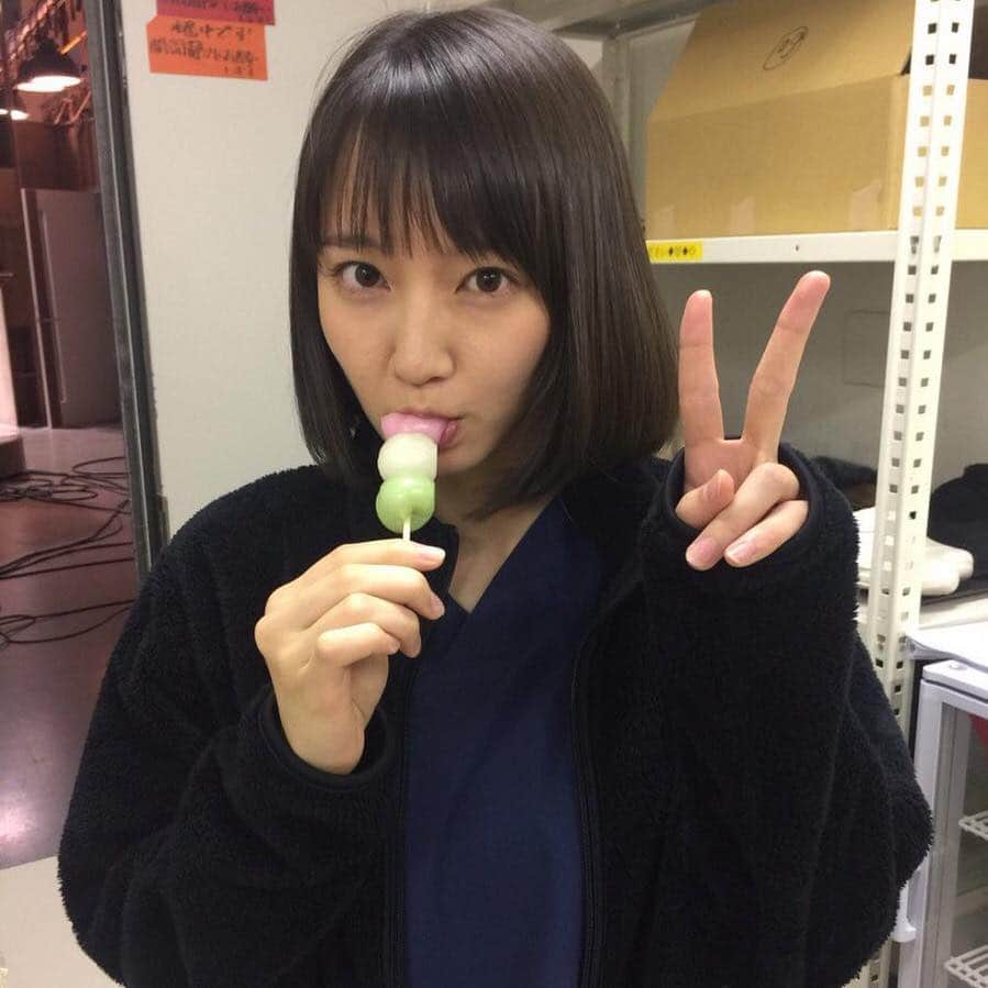 吉岡里帆 　ファンアカウントのインスタグラム：「三色団子食べる里帆ちゃん🍡 #吉岡里帆 #里帆 #里帆ちゃん #吉岡里帆ちゃん #かわいい #美人 #美女 #お団子 #りぽぽ #りほらー #女優 #cute #beautiful #nice #instagood #lfl #japan」