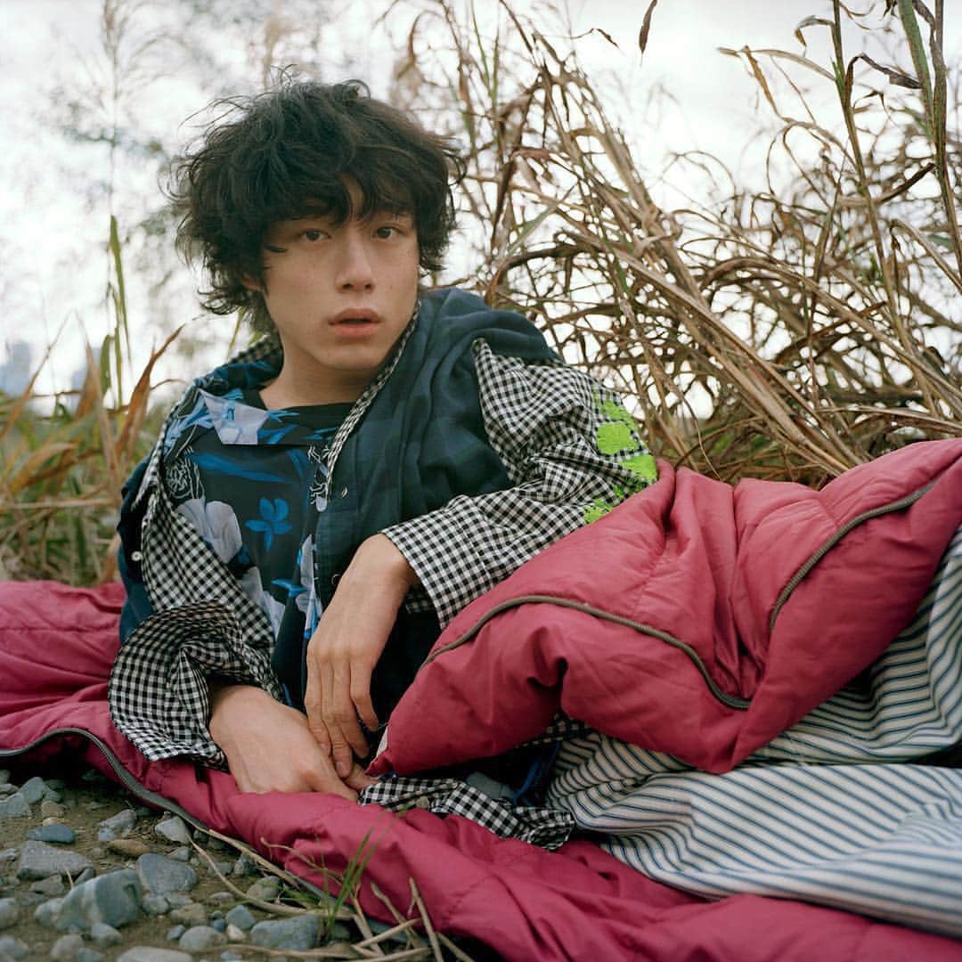 のインスタグラム：「#坂口健太郎 #メンズノンノ3月号 #未掲載写真 #連載 #坂口健太郎フォトノート #若木信吾 #写真家 @shingowakagi #sakaguchikentaro #kentarosakaguchi #mensnonno #repost @mensnonnojp」