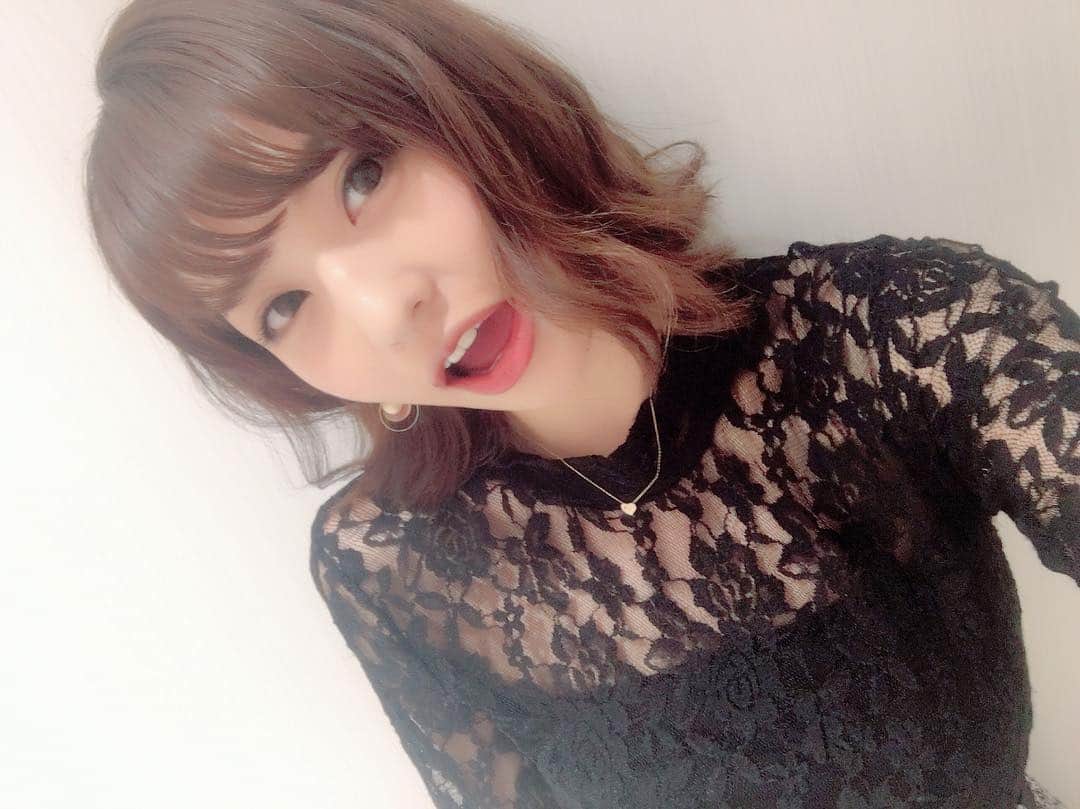 みはとのインスタグラム：「本日は新しい王様season2 第3話ですよっと。 ・ ・ TBS深夜1時58分〜 ・ こんな格好で出社できるおしゃれオフィス。 ・ ・ #ドラマ #tbs #新しい王様 #シーズン2」