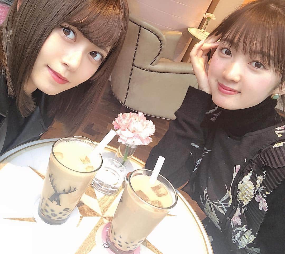 のインスタグラム：「. .  天使（ @4shino_iwahana1 ）とタピ活👼💞 .  最近チャイティーにハマってるからチャイティーボバ💞 .  雨だけどしのに会えて癒された🥰  #タピ活 #アルフレッドティールーム」