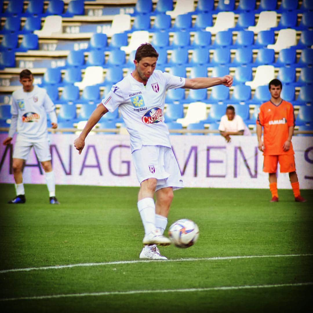 ジャニス・キャバニャのインスタグラム：「• Mantieni l’Umiltà del gregario e coltiva l’Ambizione di un leader • #hope #football #sacrifice #reggioemilia #reggiana #calcio」