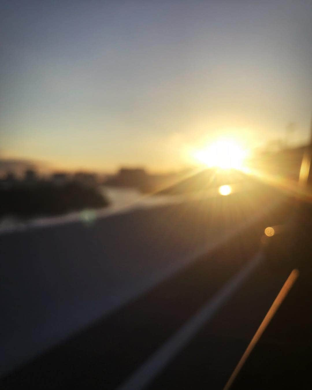 桜庭ななみさんのインスタグラム写真 - (桜庭ななみInstagram)「小説王の撮影の帰り道。 夕方頃に撮影が終わると見れる景色が好きでした‼︎ フジテレビ「小説王」4月22日スタート お楽しみに♡  #小説王」3月5日 8時16分 - nanamisakuraba_official