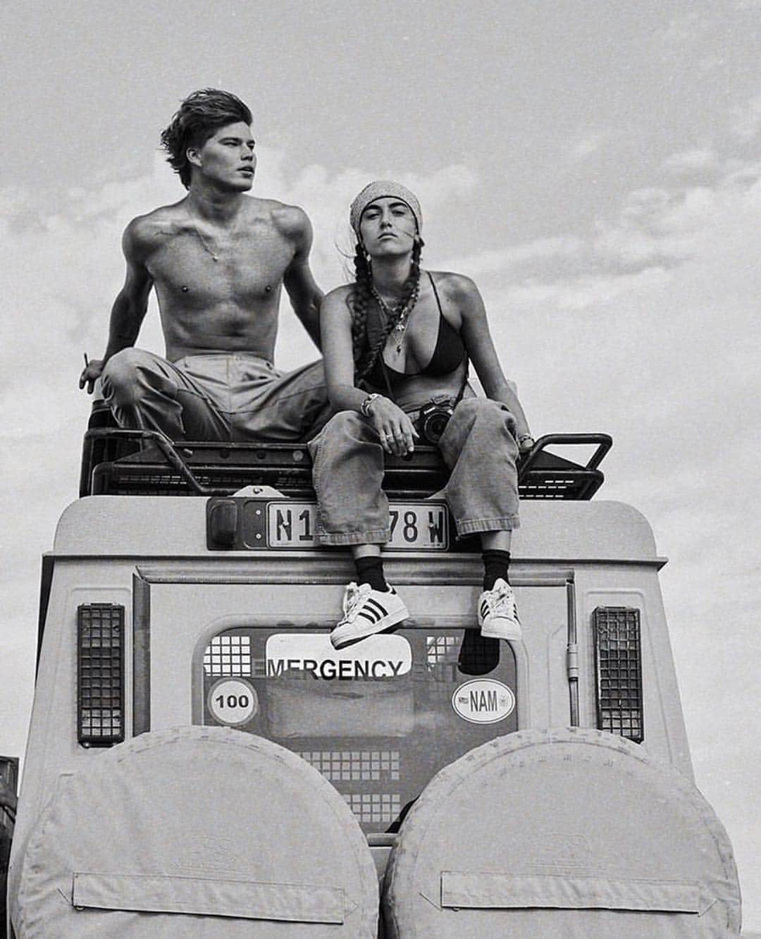 のインスタグラム：「The Kids are alright !!! Mission: Skelton Coast @lionrecovery @iblamejordan #LionRecovery #Proud」